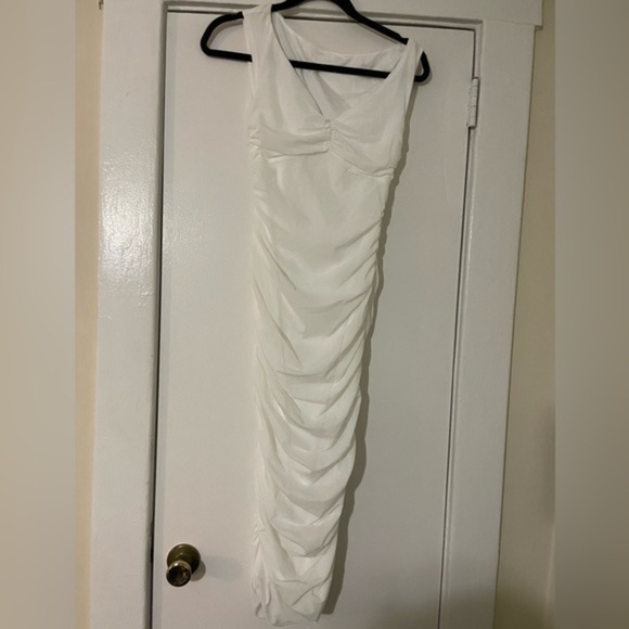 White scrunched midi dress size Small NWT - Picture 7 of 13